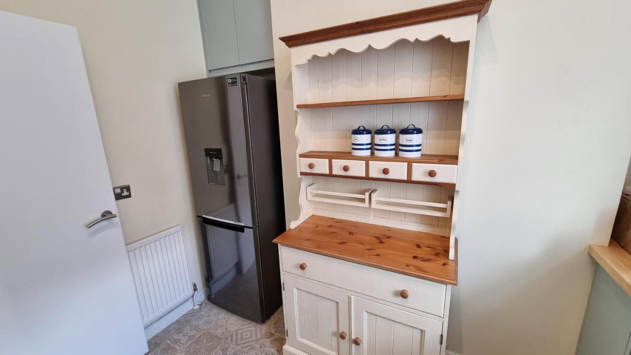 Southsea Escape - Coastal Holiday Apartment - 2 Double Bedrooms Portsmouth Kültér fotó